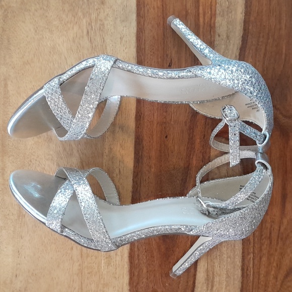 New -Sparkly David Bridal heels - Picture 5 of 16